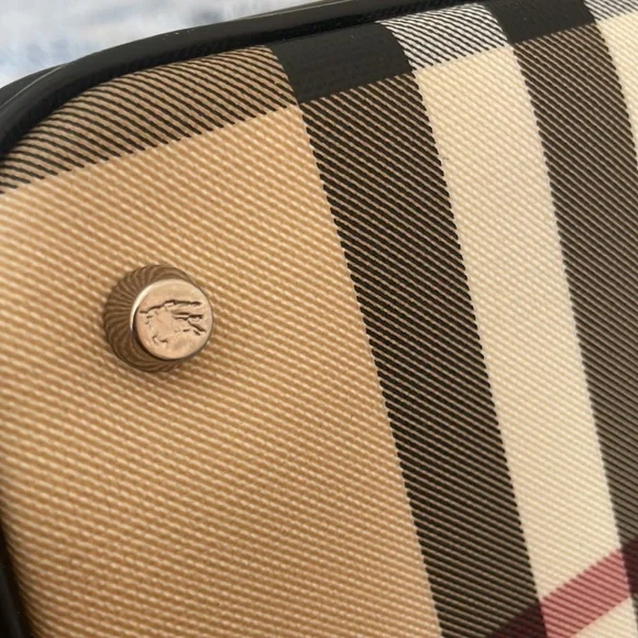 Burberry Nova Check Shoulder Bag - Picture 8 of 12